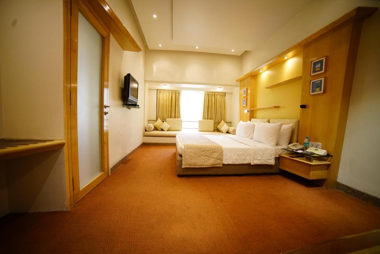 Hotel Kohinoor Continental,Airport Mumbai Exterior photo